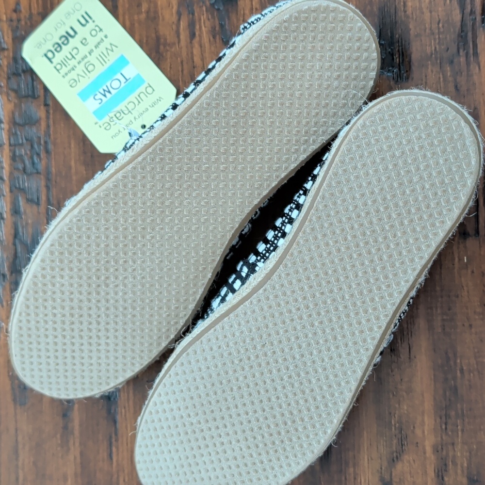 TOMS Rope Detail Black and White Espadrilles Slip On Sneakers Size 8 New - Picture 4 of 10